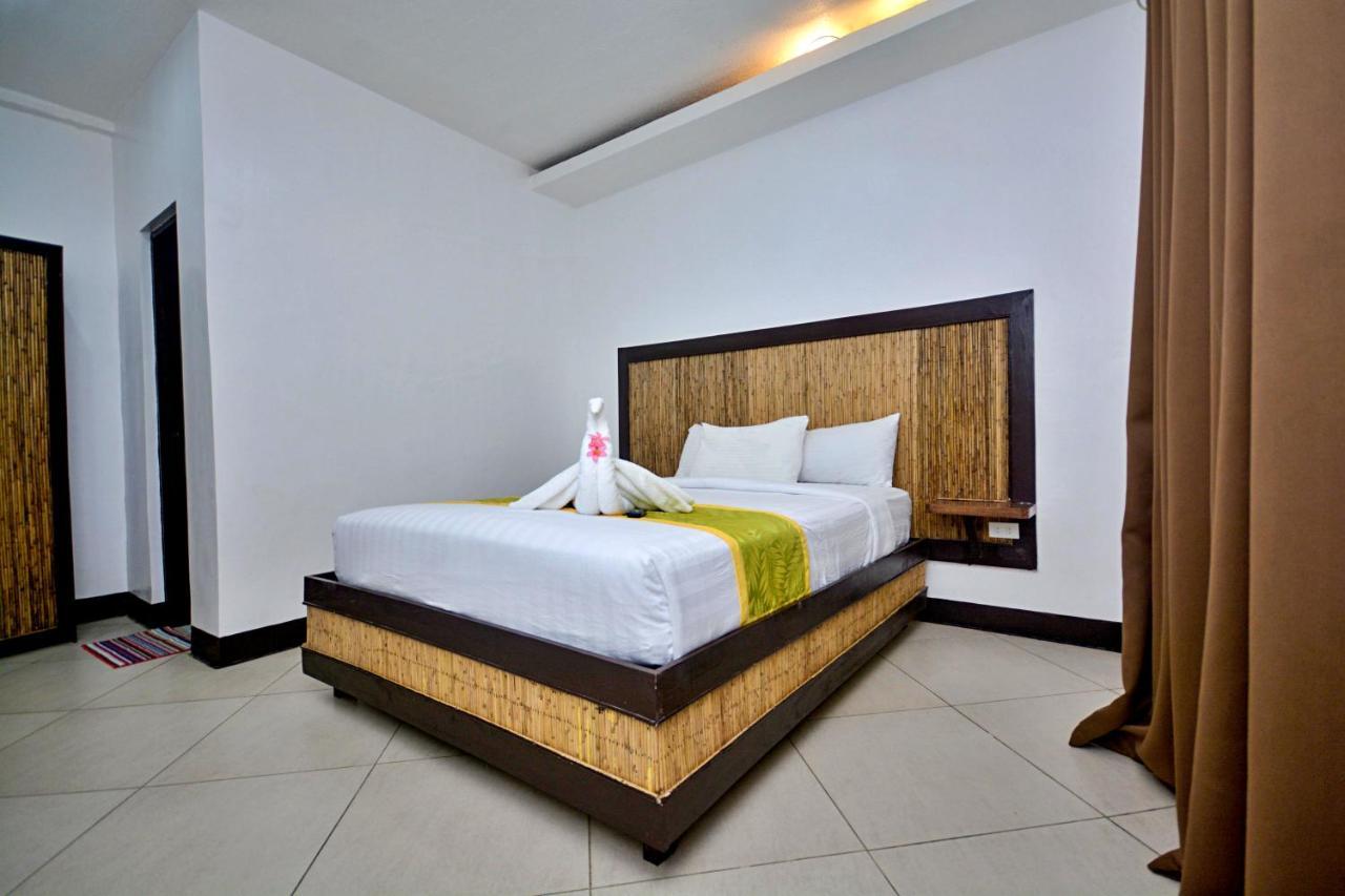Bamboo Beach Resort & Restaurant Manoc-Manoc Exterior foto